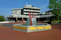 Bad Buchau, Brunnen vor dem Kurzentrum, Aug.2012