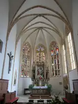 Friedersbach im Waldviertel, Chor und neugotischer Hauptaltar der St. Lorenz Kirche (20.04.2013)