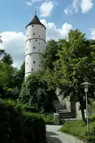 Biberach, der Wei�e Turm im Stadtgarten, Teil der mittelalterlichen Stadtbefestigung, Aug.2012