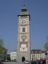 Enns, Stadtturm in der Mitte des Hauptplatz, erbaut 1565 bis 1568 als Wacht- und 
Uhrturm (21.04.2013)
