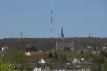 Blick aus Ottenhausen zur Kirche St. Johannes Baptista in Altenkessel.
Im Hintergrund der Grundnetzsender Schocksberg.
25.04.2013