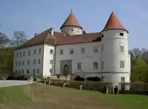 Schloss Schwertberg, erbaut im 14. Jahrhundert, Umbau 1608 auf die heutige Gr��e, 
seit 1911 im Besitz der Grafen Hoyos, M�hlviertel (21.04.2013)
