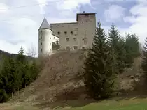 Nauders, Schloss Naudersberg, Bergfried und Palas erbaut im 13. Jahrhundert, 
Oberinntal (28.04.2013)