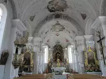 Fulpmes, St. Vitus Kirche, Rokokostuck, Fresken von Joh. Bergm�ller, Hochaltarbild 
von Joh. Georg Grasmayr (01.05.2013)