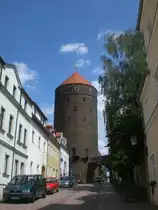 Der 35 Meter hohe Donatsturm geh�rt zur Stadtmauer von Freiberg.(3.8.2011)