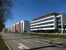 Freiburg, neue Wohn-und Gesch�ftsh�user an der Z�hringer Stra�e, April 2013