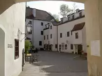 Amstetten, Innenhof von Schlo� Ulmerfeld (04.05.2013)