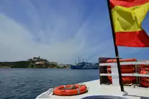 Mit der kleinen F�hre  El Corso  kann man von der Talamanca in 15 Minuten nach Ibiza Stadt fahren. (09.05.2013)