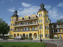 Velden, Schlosshotel, erbaut 1603, Umbau im Neurenaissancestil 1890 durch Architekt Wilhelm He� (19.05.2013)