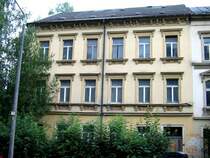 Dieses reich verziehrte aber leider leerstehende Haus steht an der Neefestra�e in Chemnitz, 09.07.07
