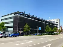 Freiburg, die Solargarage im Stadtteil Vauban, produziert seit 2000 j�hrlich ca.84000 KWh Strom, Mai 2013
