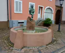 Kenzingen, der Narrenbrunnen, Juni 2012