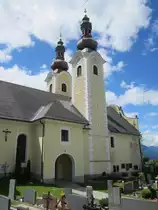 Klagenfurt, Wallf. Kirche Maria Rain �ber dem Rosental, erbaut von 1445 bis 1456, Umbau 1729, nach einem Feuer 1909 wiederhergestellt, barockisierte Saalkirche mit 
Seitenkapellen (20.05.2013)