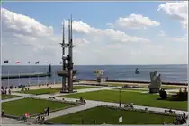 Gdynia. Auf dem Ende der S�dmole ist ein kleiner Park angelegt worden. 14.05.2013