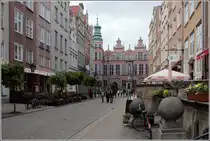 Gdansk. H�userzeile in der Piwna. Am Ende der Stra�e ist das Zeughaus zu sehen. 14.05.2013