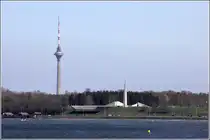 Der Fernsehturm von Tallin ist 314 m hoch. Mit seinem Bau wurde 1975 begonnen. 1980 wurde er er�ffnet. In 170 m H�he befindet sich eine Aussichtsplattform. Am Ufer in Marjam�e ist das Sowjetisches Kriegsdenkmal zu sehen. 16.05.2013