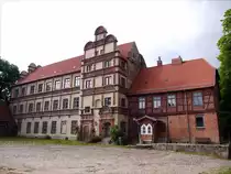 Schloss Gadebusch (zwischen Schwerin und Ratzeburg), ein Renaissanceschloss mit dem Flair der Toskana; seit 1991 im Rahmen der Stadtsanierung restauriert, hat es im Jahr 2002 ein Verleger aus Franken gekauft; 24.06.2013
