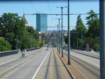 Blick auf den Messeturm