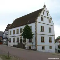 Rathaus von Nienheim, Kreis H�xter (NRW, Juni 2013)