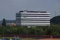 Die Baus�nden der 50er Jahre wurden hier saniert. Da Saarbr�cken gro�e Sch�den durch Bomben im 2. Weltkrieg erhielt, mu�ten in der Zeit des Wirtschaftswunders viele Geb�ude neu errichtet werden. Dieses Geb�ude diente als Gesundheitsamt des Stadtverbandes Saarbr�cken. Jetzt wurde es f�r 54 Millionen � entkernt, saniert und dient als neue Unterkunft der HTW (Hochschule f�r Technik und Wirtschaft) des Saarlandes. 11.07.2013