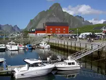 Am Hafen von Reine, Lofoten (30.06.2013)