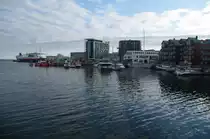 Hafenpromenade mit Thon Hotel von Svolvaer (30.06.2013)