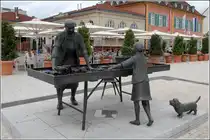 Schwetzingen. Auf dem Schlossplatz steht die Spargelfrau. 15.06.2013
