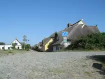 Aus der ZDF Serie  Hallo Robbie  bekannt,ist das D�rfchen Neu Reddevitz,was in der Serie die Bezeichnung  Seehausen  hatte.Aufgenommen am 03.August 2013.