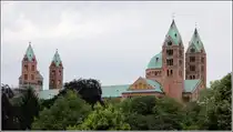 Speyer. Die T�rme des Doms aus s�dlicher Richtung. 14.06.2013