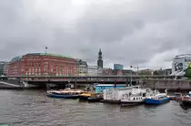 Hamburg - der Binnenhafen mit dem  Michel  im Hintergrund - 14.07.2013