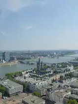 Hier ein kleiner Blick �ber K�ln am 21.08.2013.
Fotografiert vom K�lner Dom aus.
