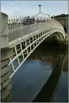 Die Ha'penny Bridge in Dublin.
(25.04.2013)