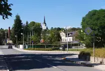 Schleiz/Th�ringen - Die Bergkirche St. Marien ist eine gotische Kirche mit barocker Ausstattung, die sich am n�rdlichen Stadtrand von Schleiz befindet. Sie war �ber 400 Jahre Begr�bniskirche des F�rstenhauses Reu� und gilt als eine der sehenswerten Kirchen im S�dosten Th�ringens. Schleiz ist die Kreisstadt des Saale-Orla-Kreises. Schleiz liegt an der Wisenta, einem Nebenfluss der Saale, am Rande des Vogtlandes und des Th�ringer Schiefergebirges.
16.08.2013
