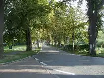 Die Dorfstra�e von Ralswiek nach der St�rtebekersaison ist wieder jeden Abend Menschen-und Autoleer.Aufgenommen am 12.September 2013.