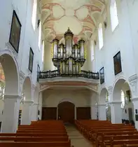Bad Zurzach, St.Verena M�nster, Blick zur Orgelempore mit der Metzler-Orgel, Juli 2013