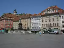 Graz, Hauptplatz mit Uhrturm und Luegghaus (18.08.2013)