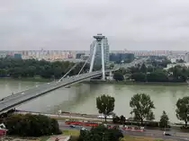 Br�cke des Slowakischen Nationalaufstandes �berspannt mit einer Gesamtl�nge von 430,8mtr. die Donau in BRATISLAVA; 130828