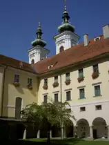 Graz, Maria Hilf Kirche und Kloster der Minoriten, erbaut von 1607 bis 1611 durch 
de Pomis, Doppelturmfassade von J. Hueber (18.08.2013)