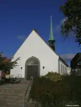 Maasholm an der Schleim�ndung in die Ostsee: die kleine Petrikirche malerisch in der Nachmittagssonne (Kreis Schleswig-Flensburg in Schleswig-Holstein, Herbst 2009)