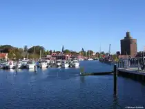 Hafen von Eckernf�rder mit dem markanten Rundsilo (Kreis Rensburg-Eckernf�rde, Schleswig-Holstein, Herbst 2009)