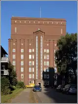 Bremerhaven. Im Stadtteil Wulsdorf wurde 1927 dieser Wohnwasserturm errichtet. Er enth�lt 24 Wohnungen. Im Beh�ltergeschoss finden zwei Hochbeh�lter f�r 1.500 m� Platz. 30.09.2013