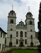 Rheinau, die Doppelturmfassade der Klosterkirche, sie geh�rt zu den bedeutendsten Sakralbauten der Schweiz Juli 2013