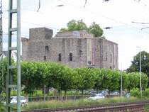 Blick auf die Br�mserburg in R�desheim am Rhein. 24.07.2007