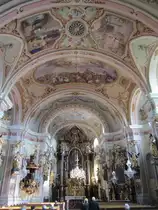 St. Veit am Vogau, Wallfahrtskirche St. Vitus, Hochaltar von V. K�niger, Deckenfresken von F. Barasuttis von 1914 (21.08.2013)