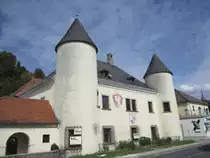 Marbach an der Donau, Herrenhaus von 1575 mit 2 donauseitigen T�rmen (22.09.2013)