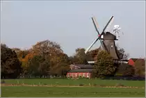 Die Windm�hle in Lintig ist ein Galerieh�ll�nder mit Windrose. 1872 wurde sie erbaut. 22.10.2013