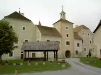 Kirchenfestung Mariahof, erbaut im 11. Jahrhundert mit Kapelle St. Nikolaus und Pfarrkirche St. Maria, teilweise sp�tgotische Umgestaltung 1511, Bezirk Murau  (01.10.2013)