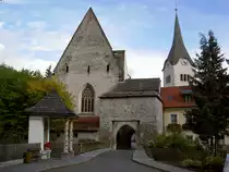 Oberw�lz, Hintereggertor und Spitalkirche St. Sigismund, rechts der Turm der St. Martin Kirche (01.10.2013)