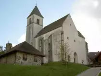 Kirche St. Helena am Magdalensberg, erbaut im 12. Jahrhundert, erweitert ab 1462 (02.10.2013)