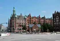 Hamburg - Fleetschl��chen und dahinter HHLA-Geb�ude - 13.07.2013